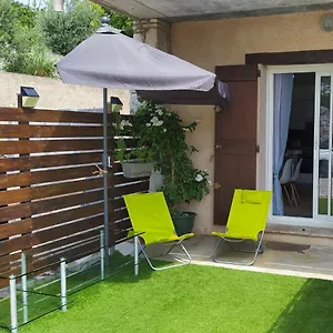 https://les-charmettes-de-la-cote-entre-mer-et-montagne.fr-provencehotel.com